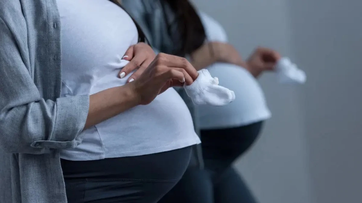 Гинекологта жыныстық қатынасқа түскен қыз